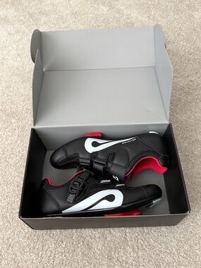 Peloton Cycling Shoes Women’s Size 40 Or 9